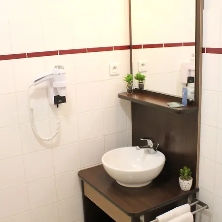 Appart'city Confort Centre 3* Pau