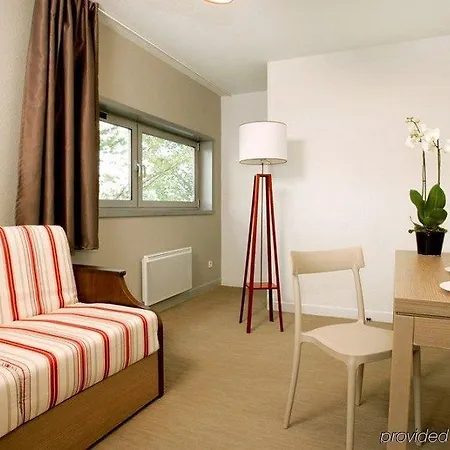 Appart'city Confort Centre Aparthotel 3*