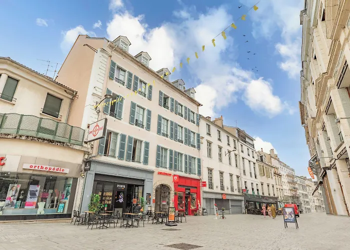 Appart'city Confort Centre 3* Pau